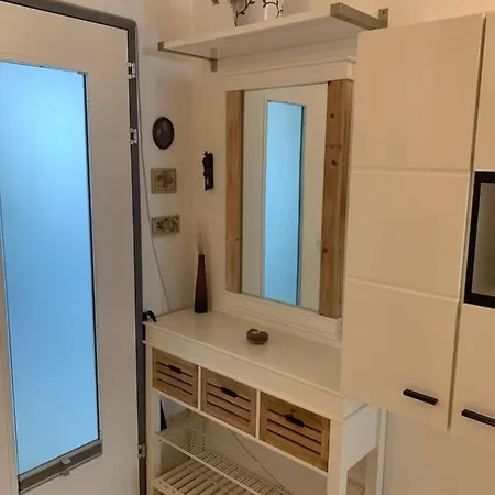 Schoene Ferienwohnung 36 Viralago Mit Privatstrand Apartment